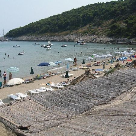 Villa Pincevic 로푸드 외부 사진